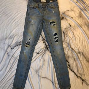 Bullhead distressed jeans